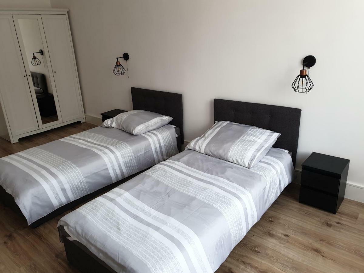 Kobi Lägenhet Kielce Exteriör bild