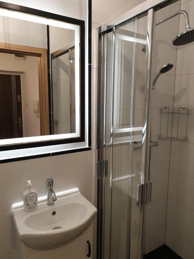 Kobi Lägenhet Kielce Exteriör bild